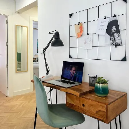Elegante A Unos Pasos De La Rambla. Apartamento *