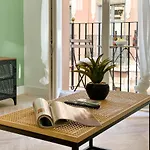 Elegante A Unos Pasos De La Rambla. Apartman *