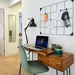 Elegante A Unos Pasos De La Rambla. Apartman *