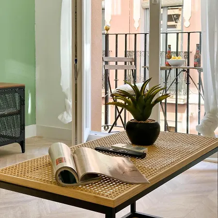 Elegante A Unos Pasos De La Rambla. Apartment *