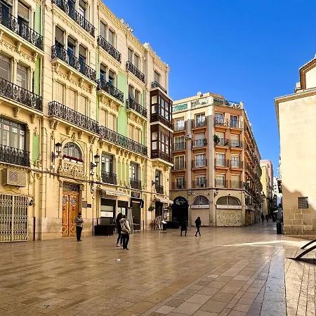 Apartmán Elegante A Unos Pasos De La Rambla. Alicante